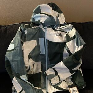 The North Face Women's Geometric Jacket - Green and White